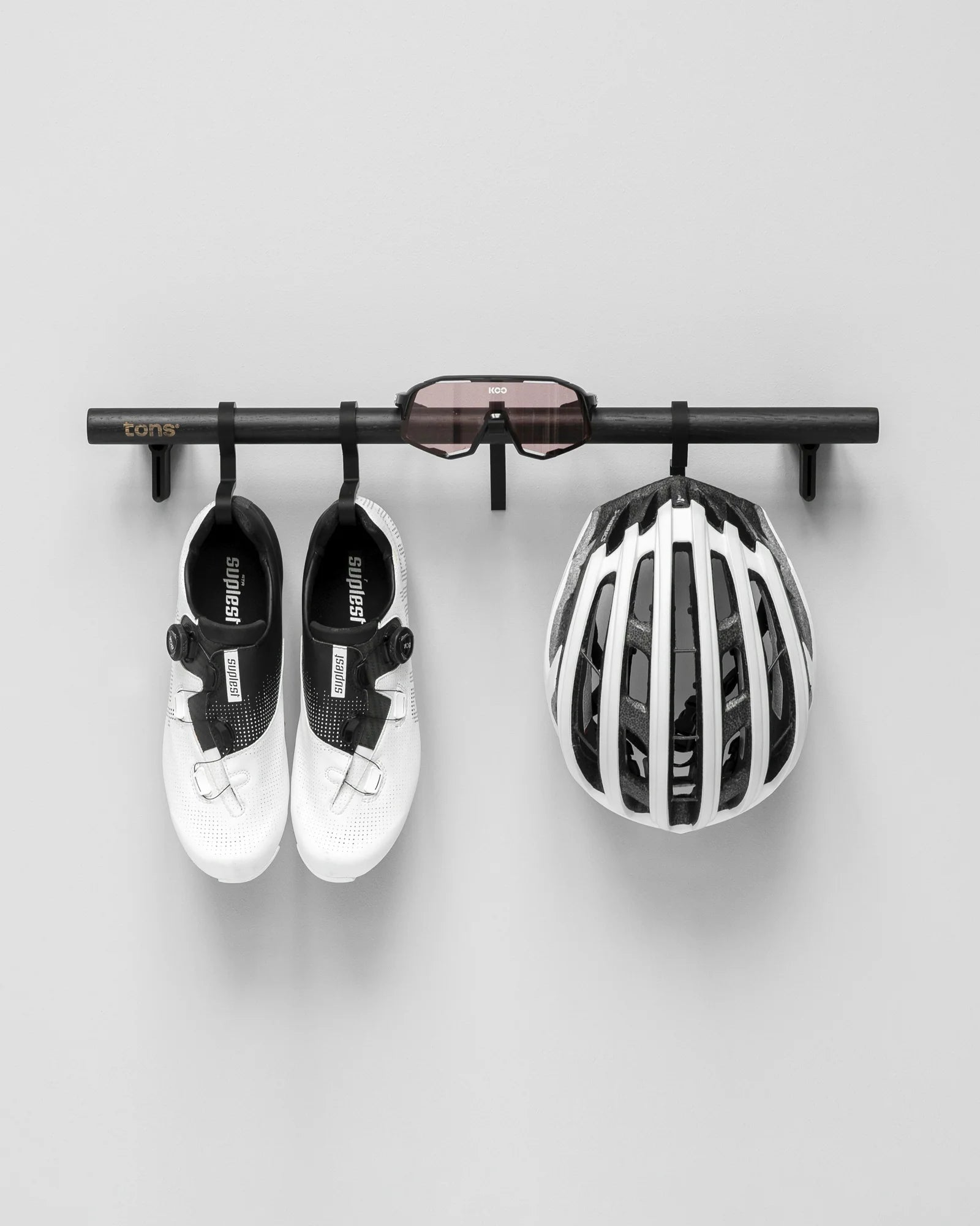 Tons Bar A . Shoes + Glasses + Helmet