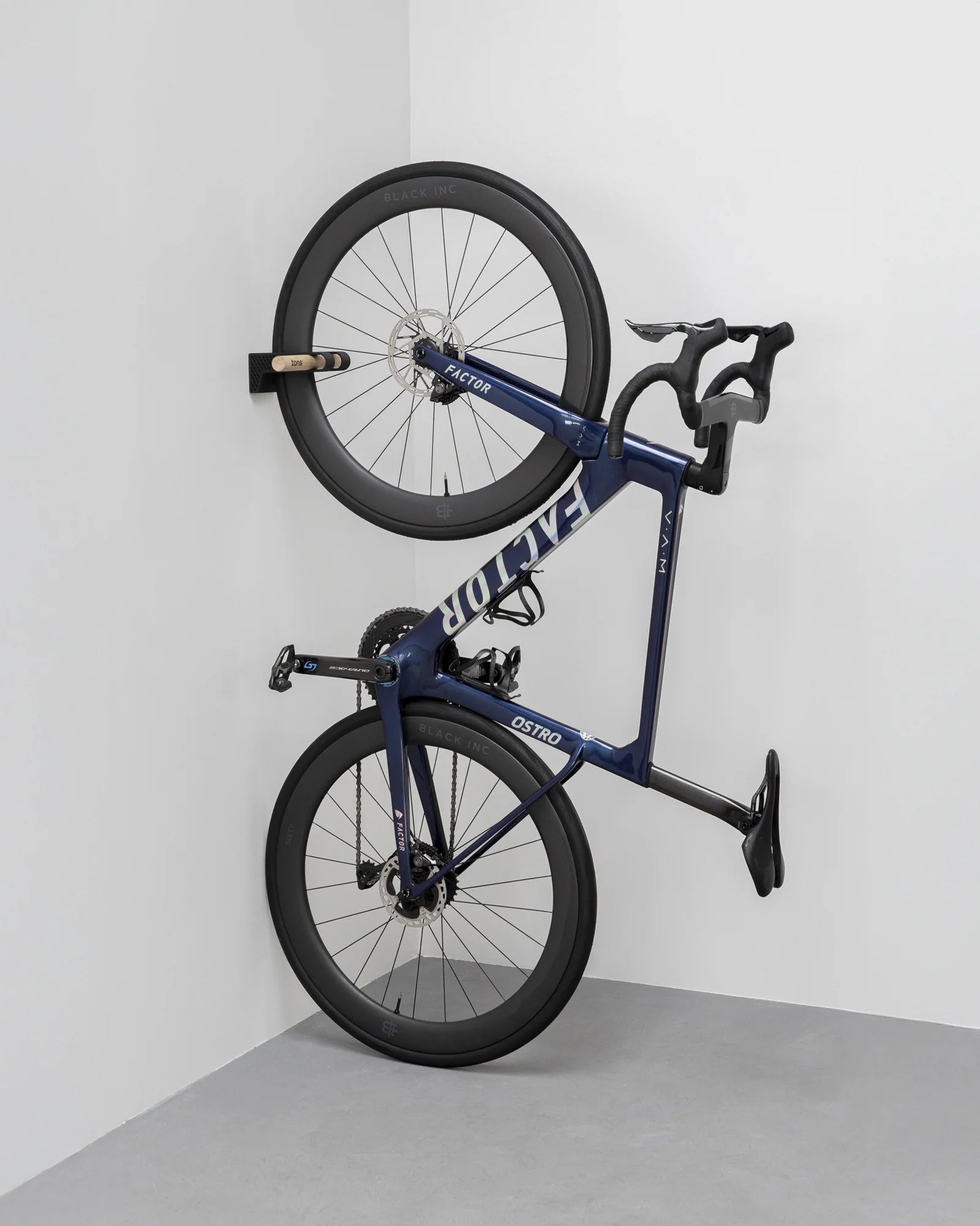 Tons Wall Mount | Vertical - Road