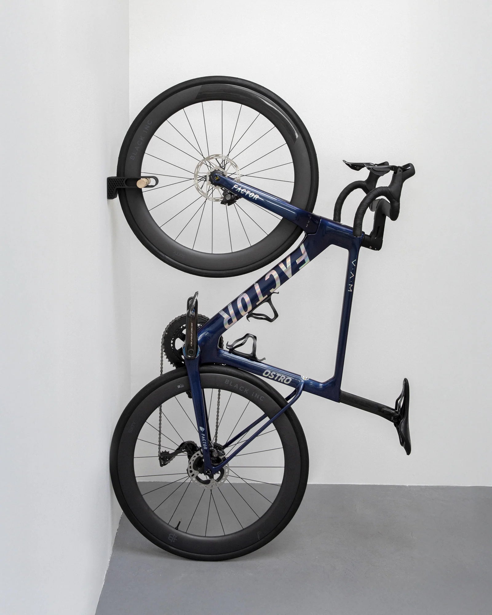 Tons Wall Mount | Vertical - Gravel