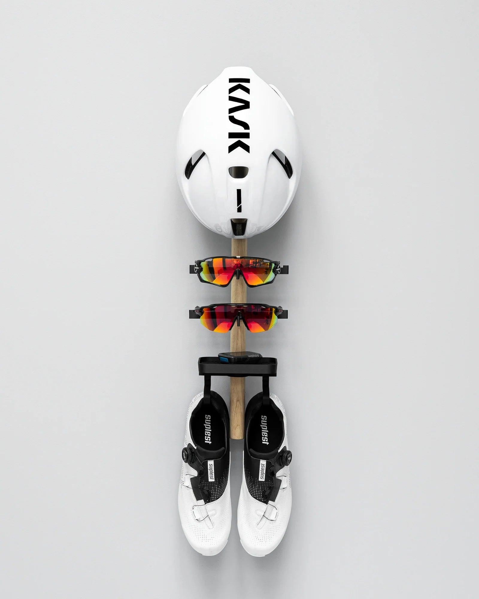 Tons Studio Rack C . Shoes + 2x Glasses + Helmet Natural Oak