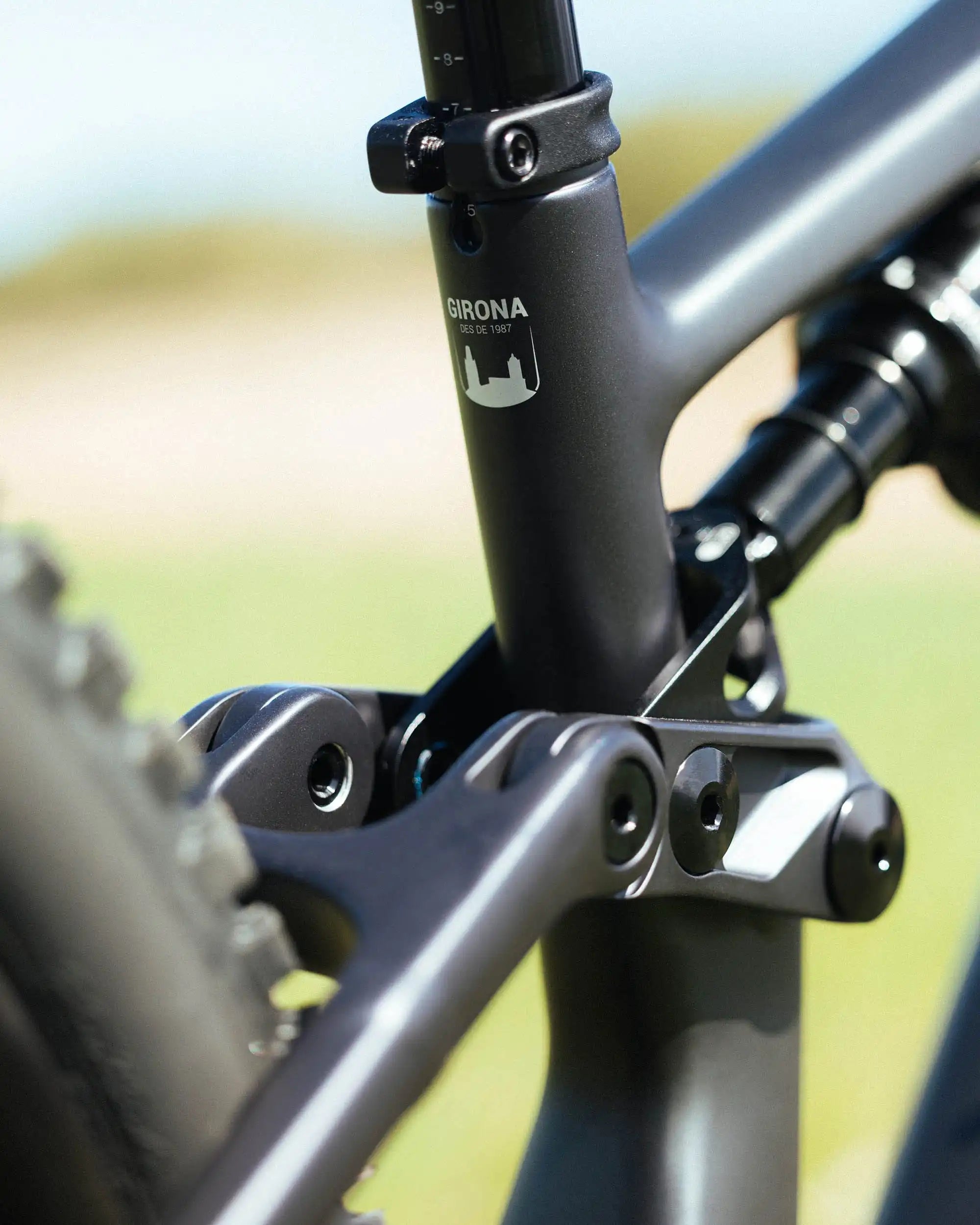 Megamo REASON AIR AL 05 Black M - 2027